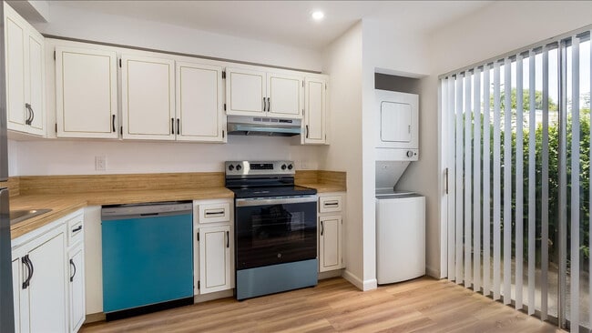 Building Photo - 3001 NW 4th Terrace