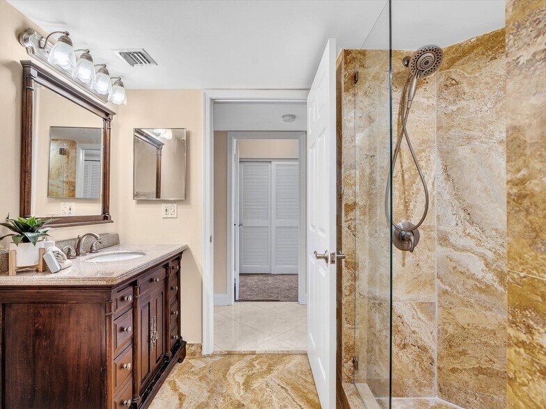 Building Photo - 333 SE 20th Ave