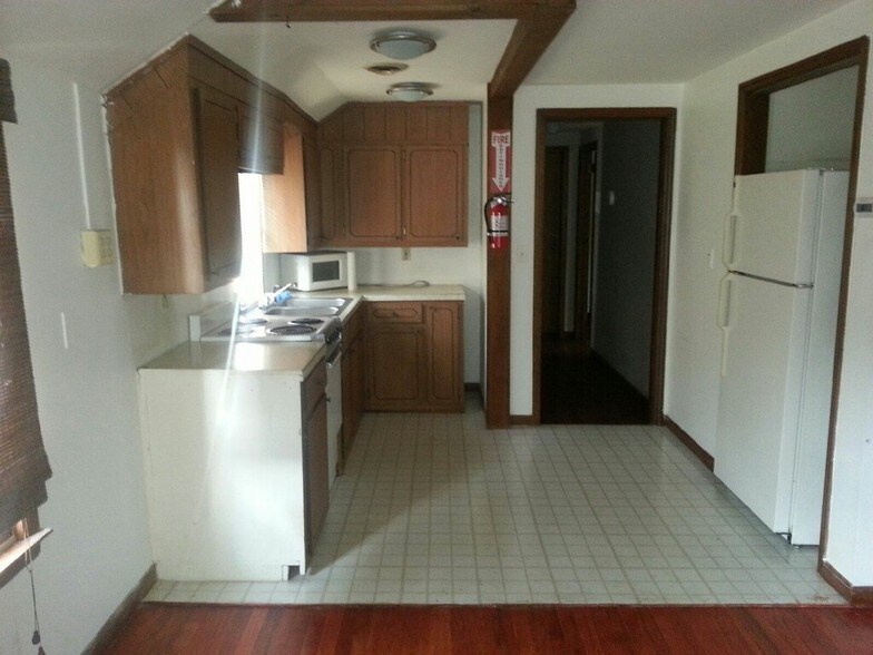 Building Photo - 35 Fulper Rd