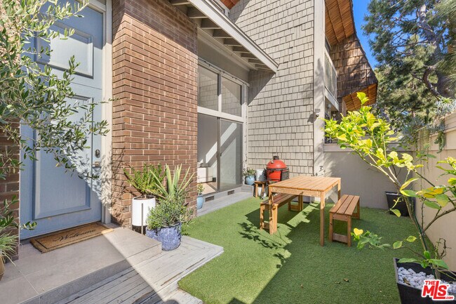 Building Photo - 4350 Glencoe Ave