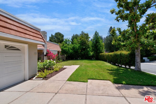 Building Photo - 23637 Park Belmonte