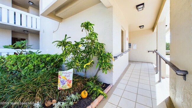 Building Photo - 995 N Hwy A1A