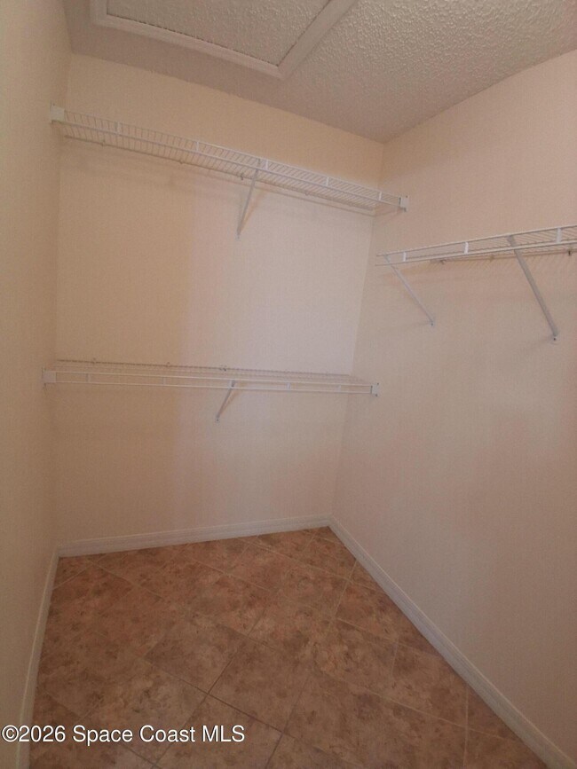 Building Photo - 660 Wickham Lakes Dr