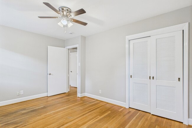 Building Photo - Large Home in Guilford Hills, Hardwood Flo...