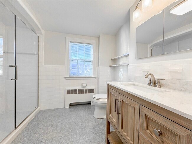 Building Photo - 40 Walter St