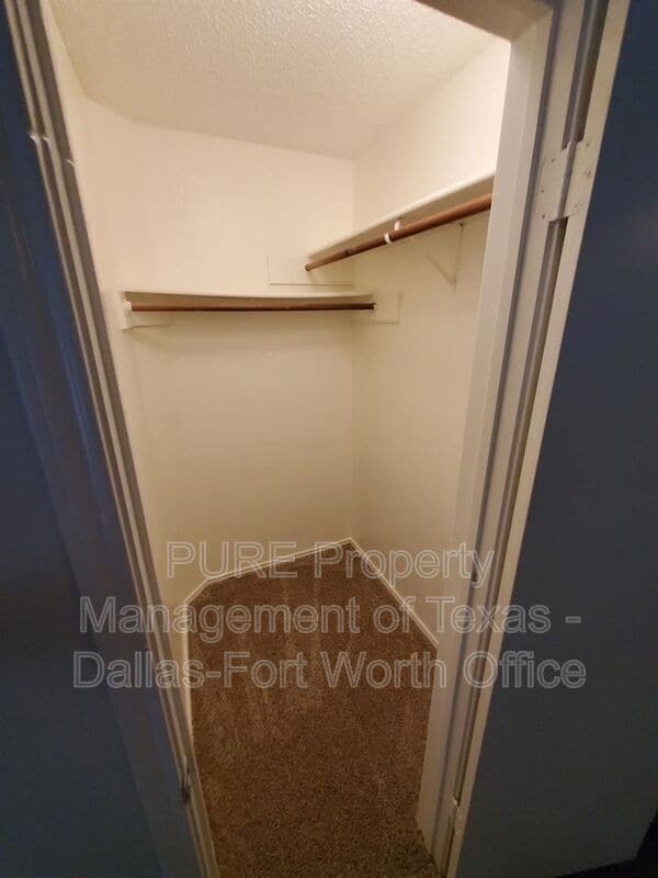 Building Photo - 8005 Meadowlark Ln