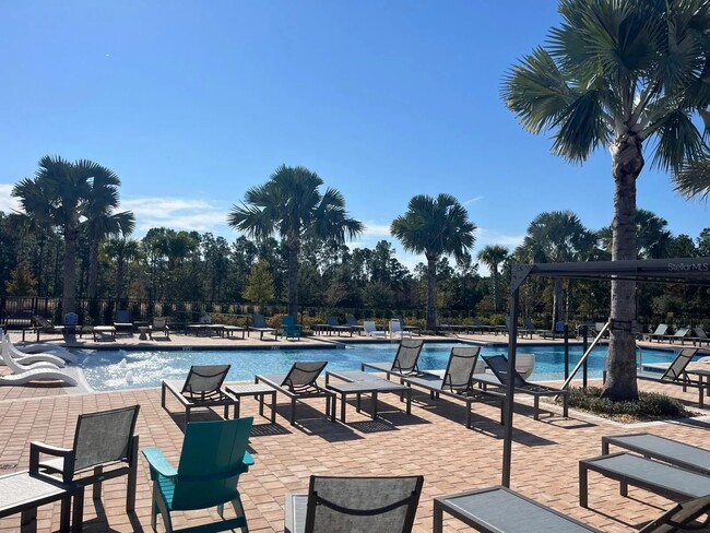 Building Photo - 2766 Raindrop Run St