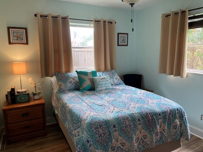 Building Photo - 625 Paula Ave