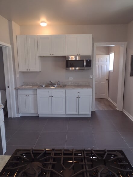 Building Photo - 48 W 21st St