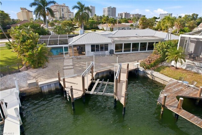 Building Photo - 339 Landmark St