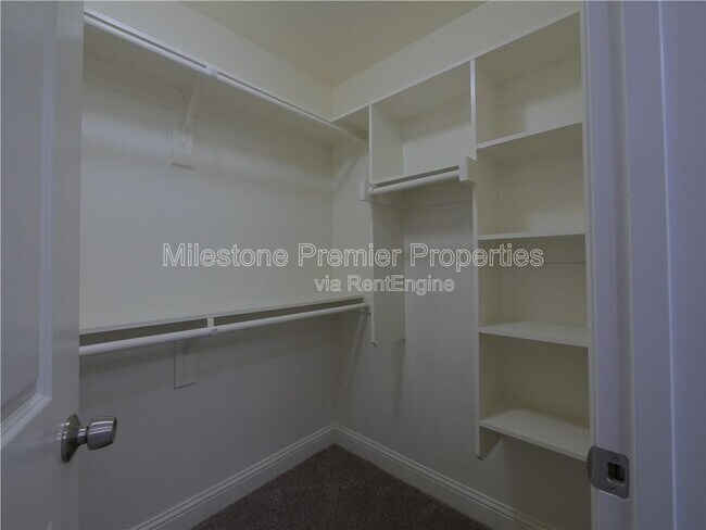 Building Photo - 605 E Carter St