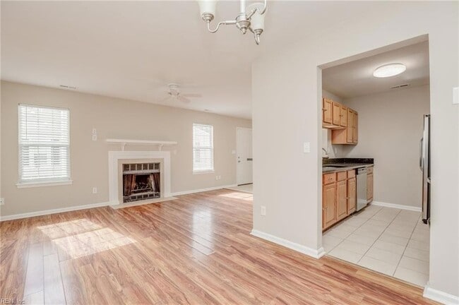 Building Photo - 578 Peregrine St