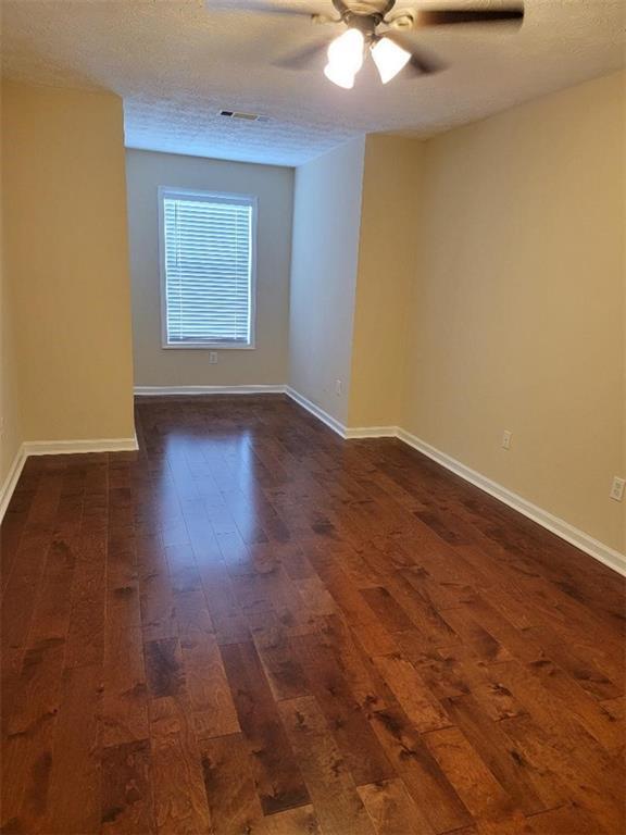 Building Photo - 2199 Mainsail Dr NE