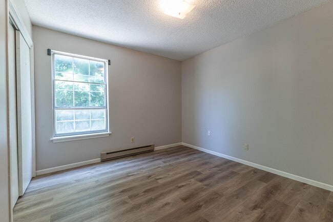Building Photo - 1600 W Amos Dr