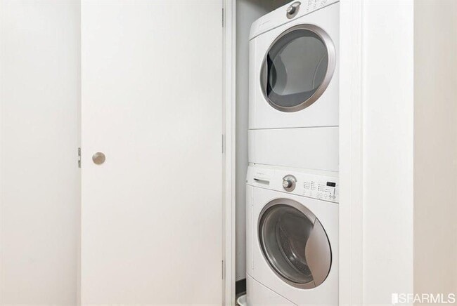 Building Photo - 631 Folsom St