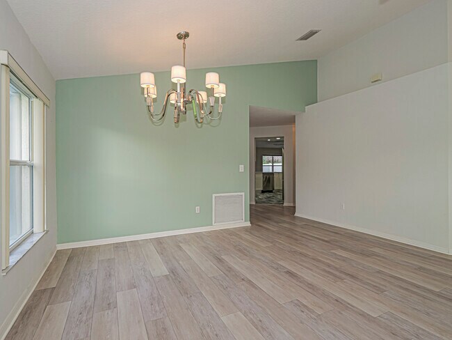 Building Photo - 105 Briarcliff Cir