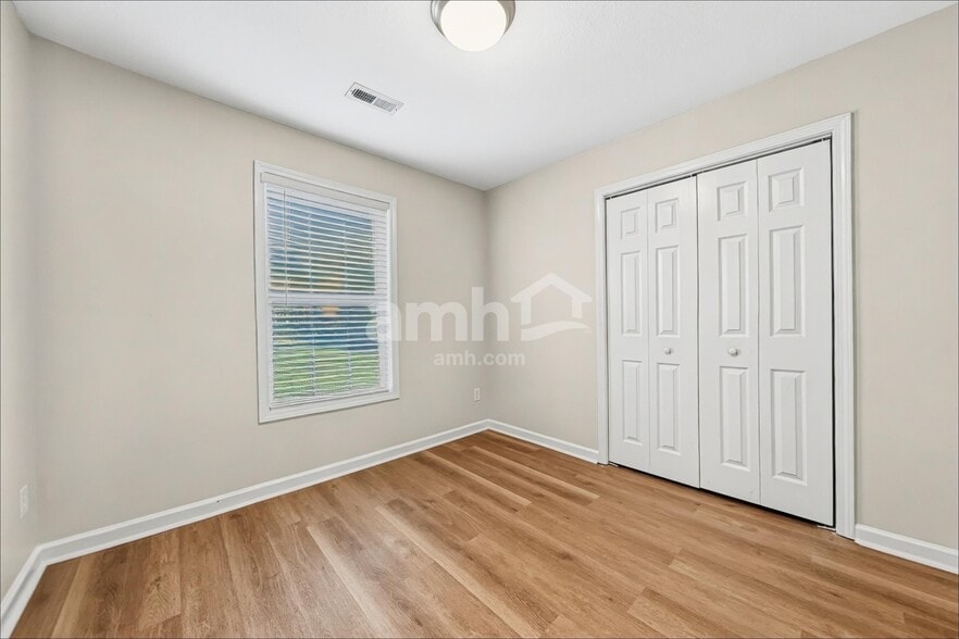 Building Photo - 5705 Parasol Ln