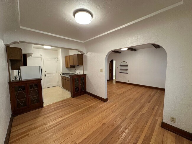 Interior Photo - 4480 N Oakland Ave
