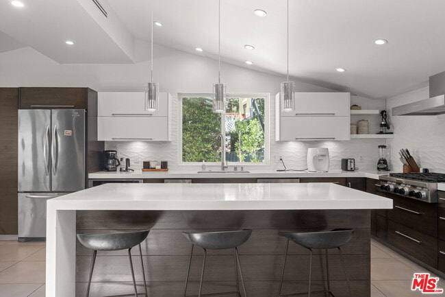 Building Photo - 20159 Hatteras St