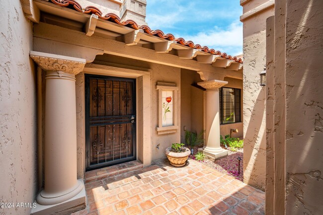 Building Photo - 8526 E Vista Del Lago