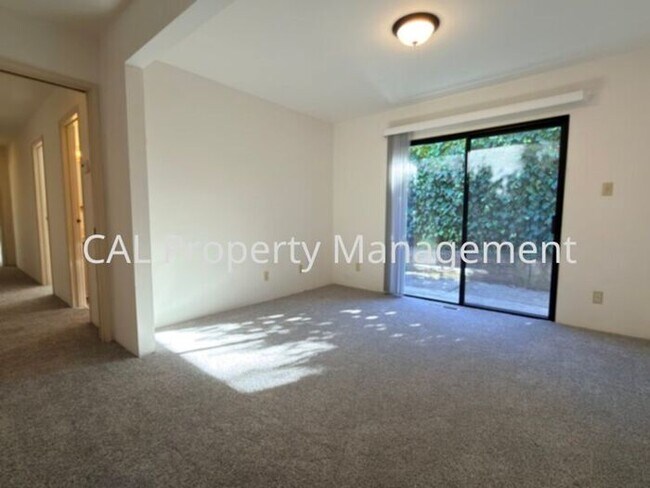 Building Photo - Beautiful 3-Bedroom Pebble Beach Home!