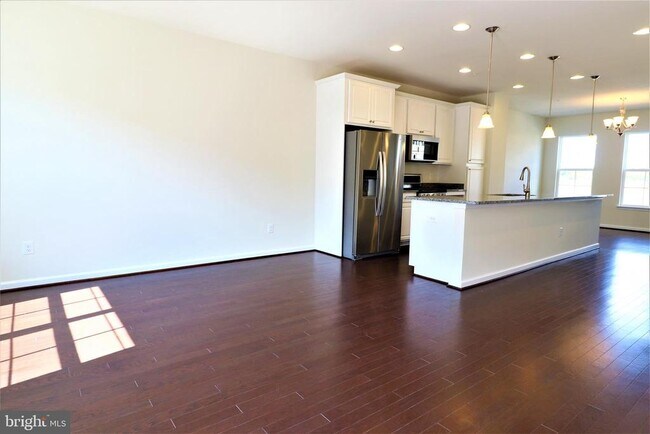 Building Photo - 6303 Posey St