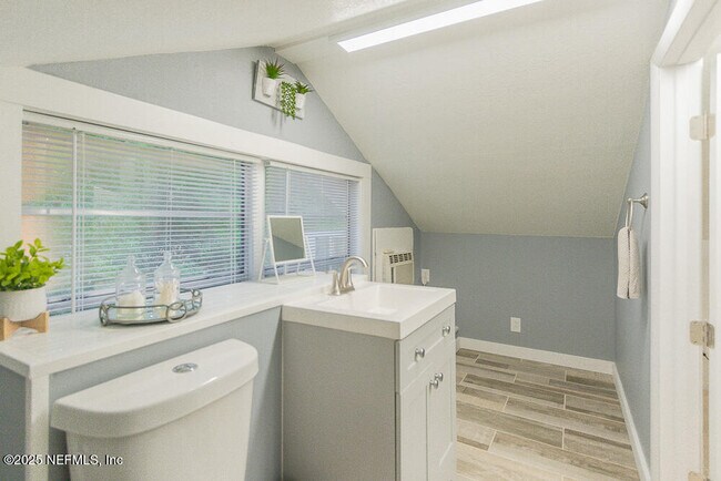 Building Photo - 5101 Fremont St