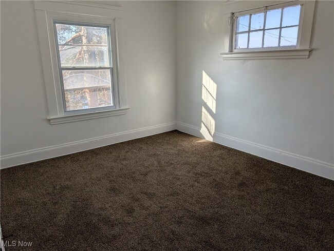 Building Photo - 2939 E 130th St