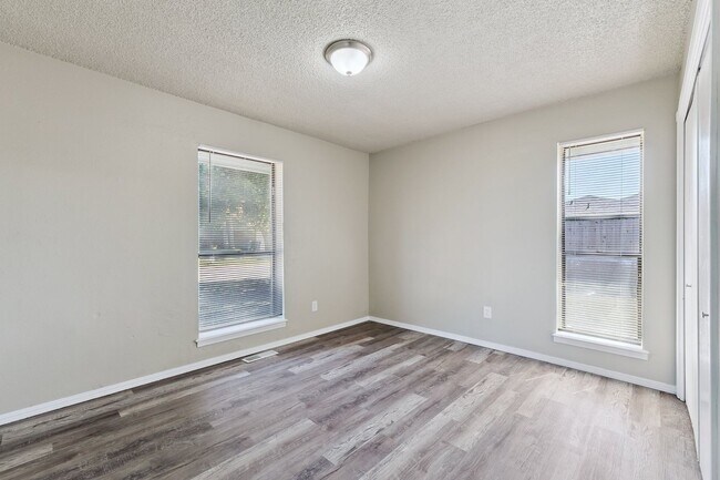Building Photo - newly renovated 3 bed house in NW OKC