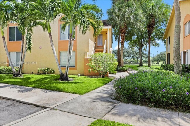 Building Photo - 1025 Coral Club Dr