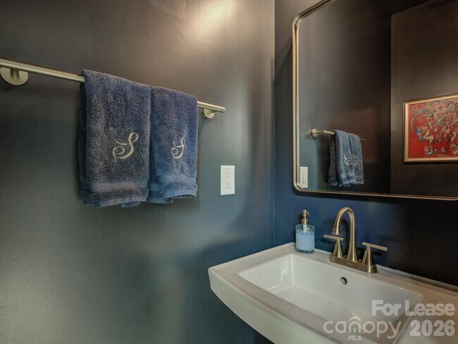 Building Photo - 6112 Station Crossing Ave