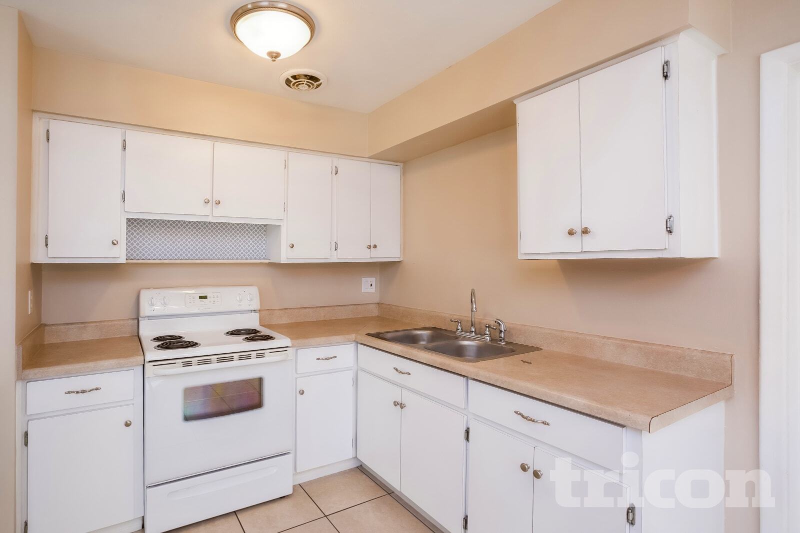 Building Photo - 710 Westbrook Ave