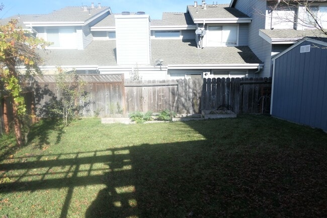 Building Photo - 139 Montebello Dr