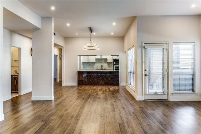 Building Photo - 10403 High Hollows Dr
