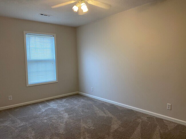 Building Photo - 1349 Jenny Ln