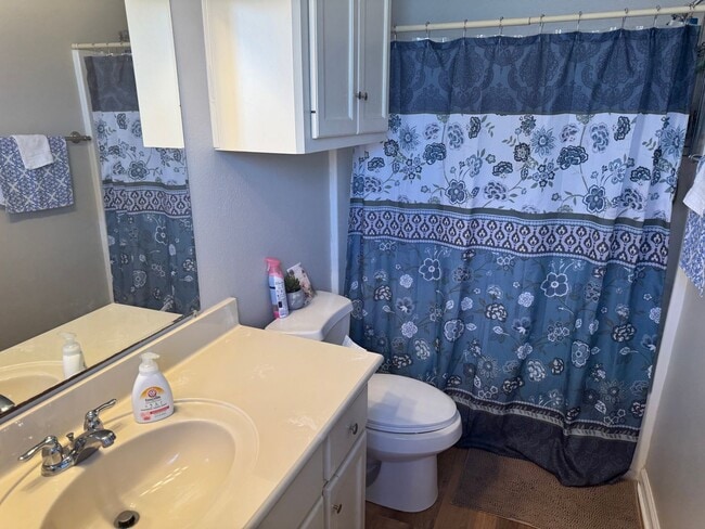 Building Photo - MARCH MOVE IN!!!  3 bedroom 3 Bathroom Duplex Next Door to Blinn!