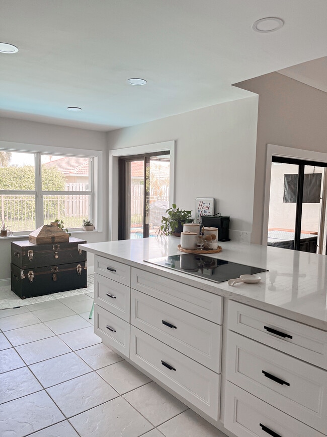 Building Photo - 7836 Sunflower Dr