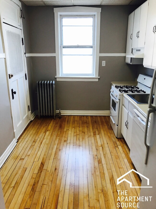 Building Photo - 3932 N Keeler Ave