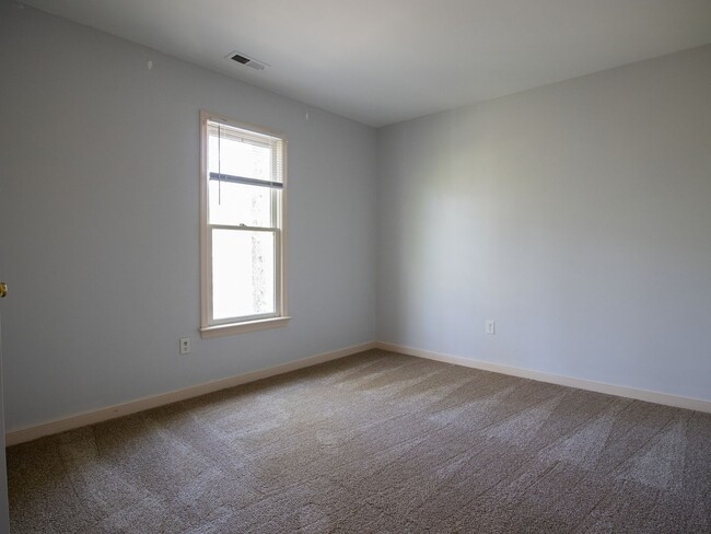 Building Photo - Bright 4-Bedroom Home in Midlothian!