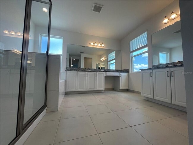 Building Photo - 3072 Hollow Hickory Pl