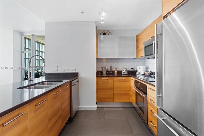 Building Photo - 3301 NE 1st Ave