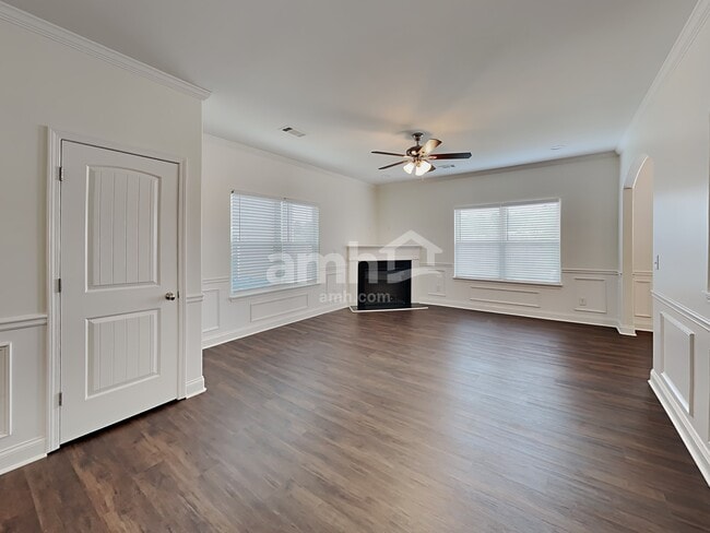 Building Photo - 216 Leland Ln