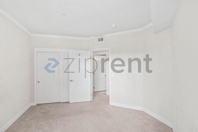 Building Photo - Unit 210