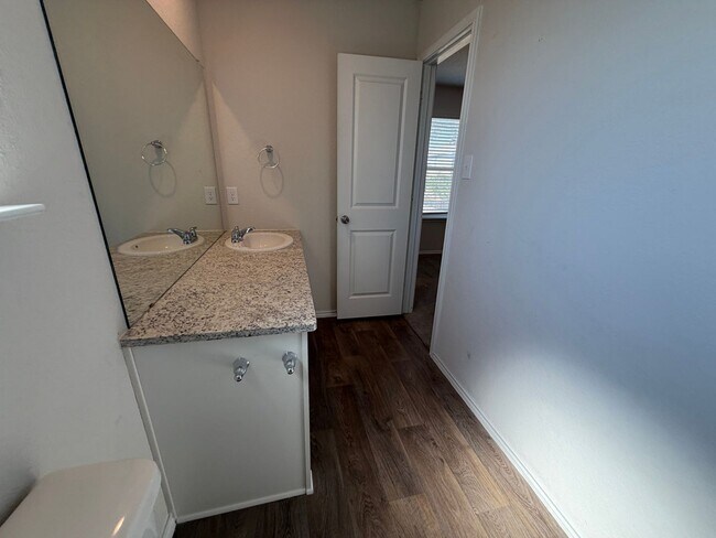 Building Photo - Redbird Ranch/ DR Horton Home For rent