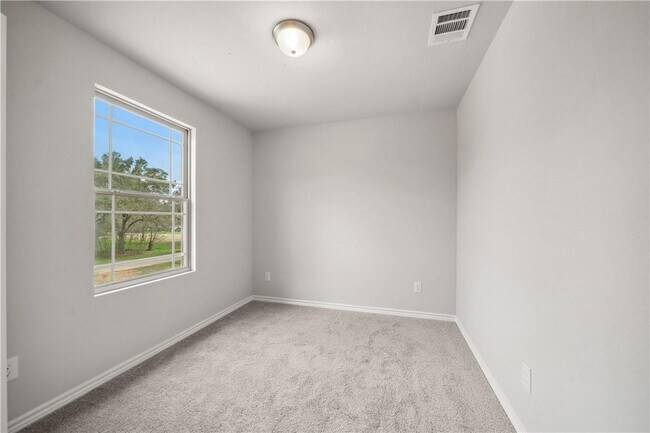 Building Photo - 515 16th St