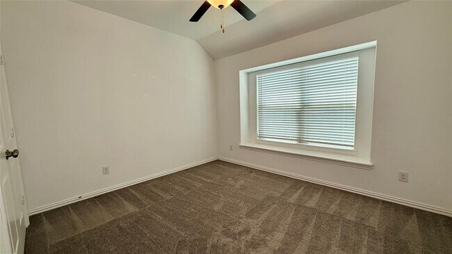 Building Photo - 13018 Hydeland Dr