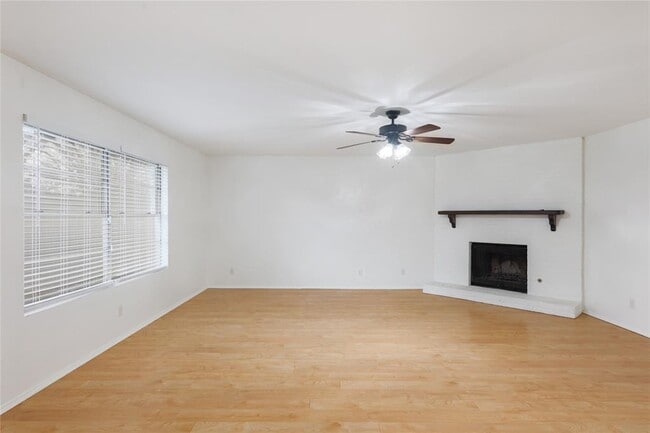 Building Photo - 6903 Skynook Dr