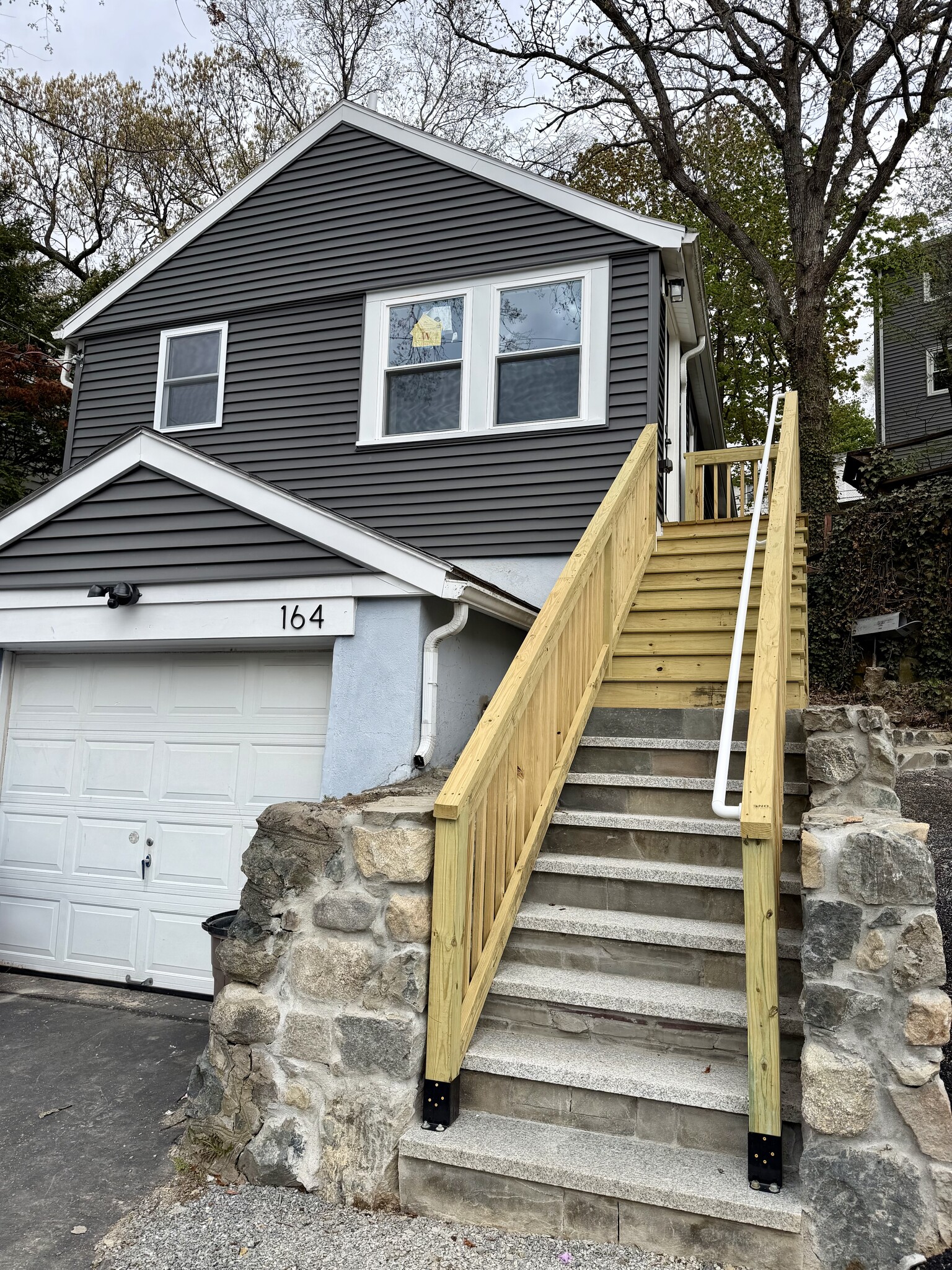 Building Photo - 164 Princeton Ave