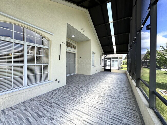 Building Photo - 140 Moss Ln