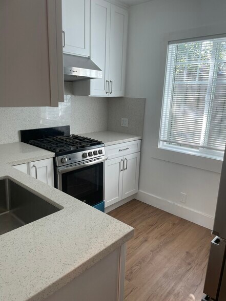 Kitchen - 2722 Garden St